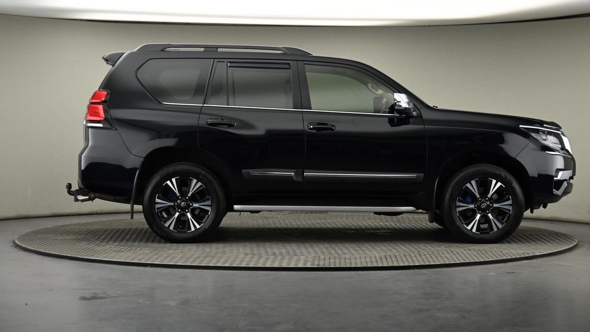 Toyota Land Cruiser Image 27