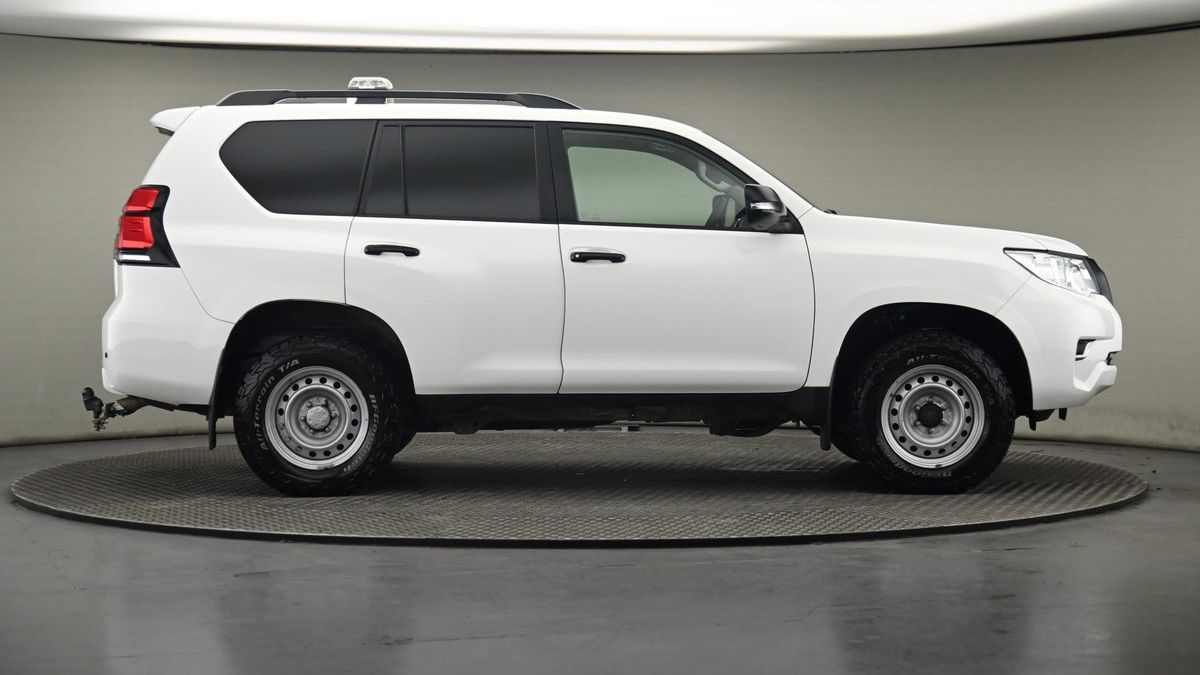 Toyota Land Cruiser Image 27