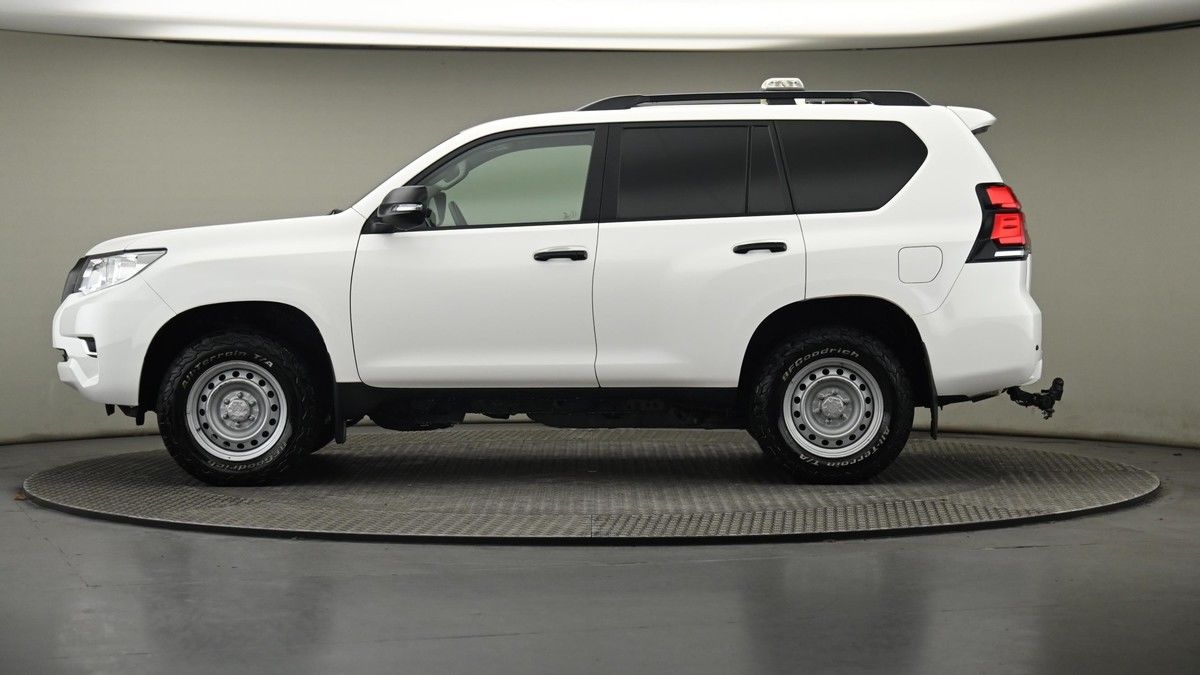 Toyota Land Cruiser Image 23