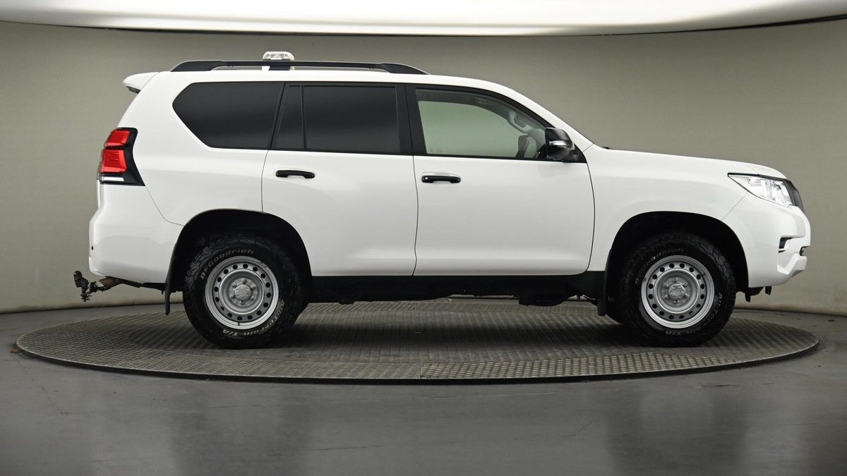 Toyota Land Cruiser Image 27