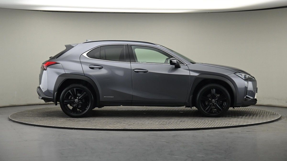 Lexus UX Image 27