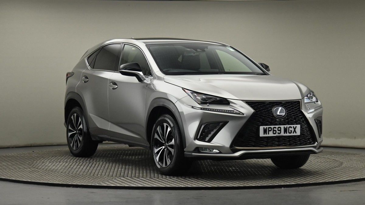 Lexus NX 300h Sticky Header Image