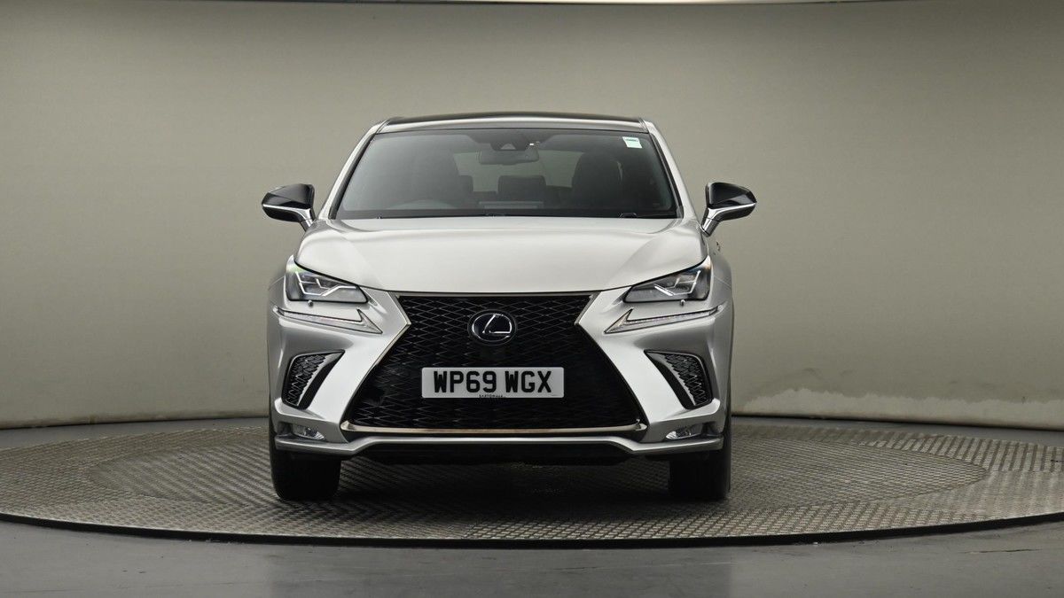 Lexus NX 300h Image 21