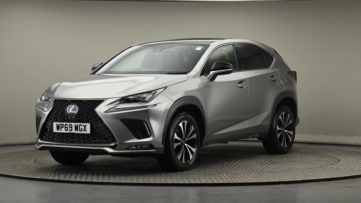 Lexus NX 300h Image 22