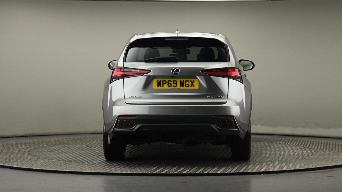 Lexus NX 300h Image 25