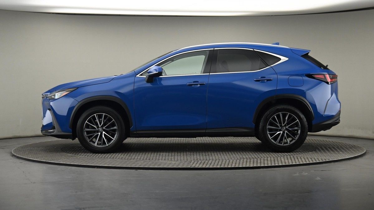 Lexus NX Image 23