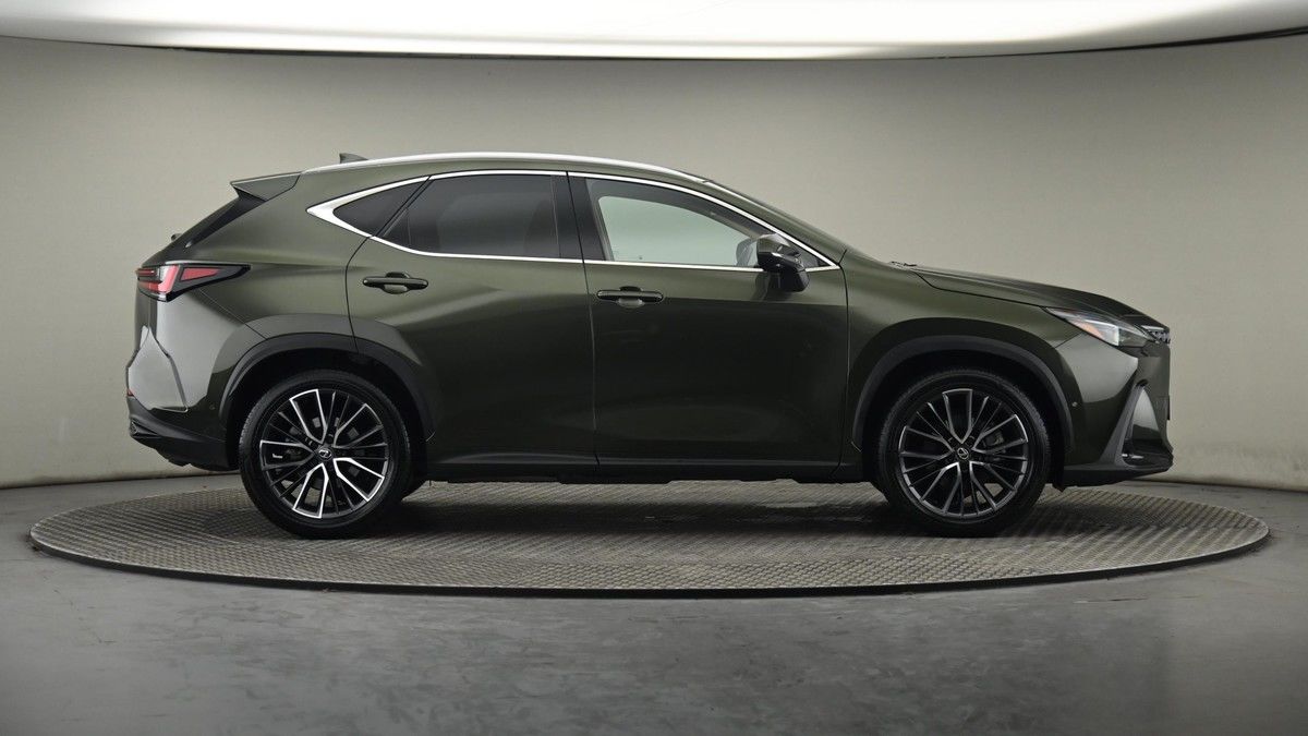 Lexus NX Image 27