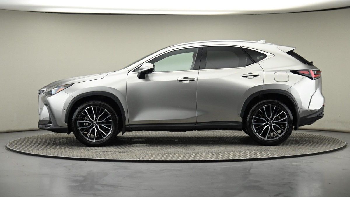 Lexus NX Image 11