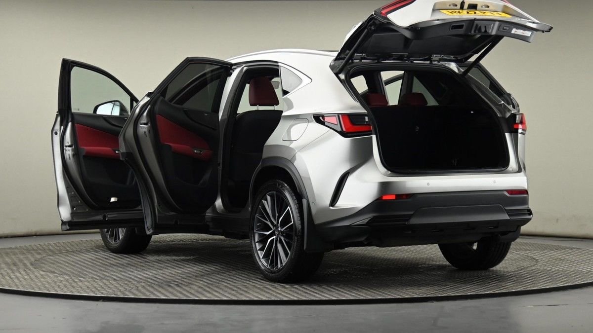 Lexus NX Image 17