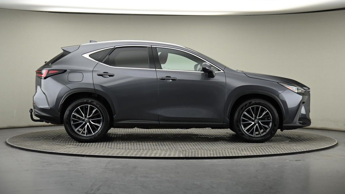 Lexus NX Image 26