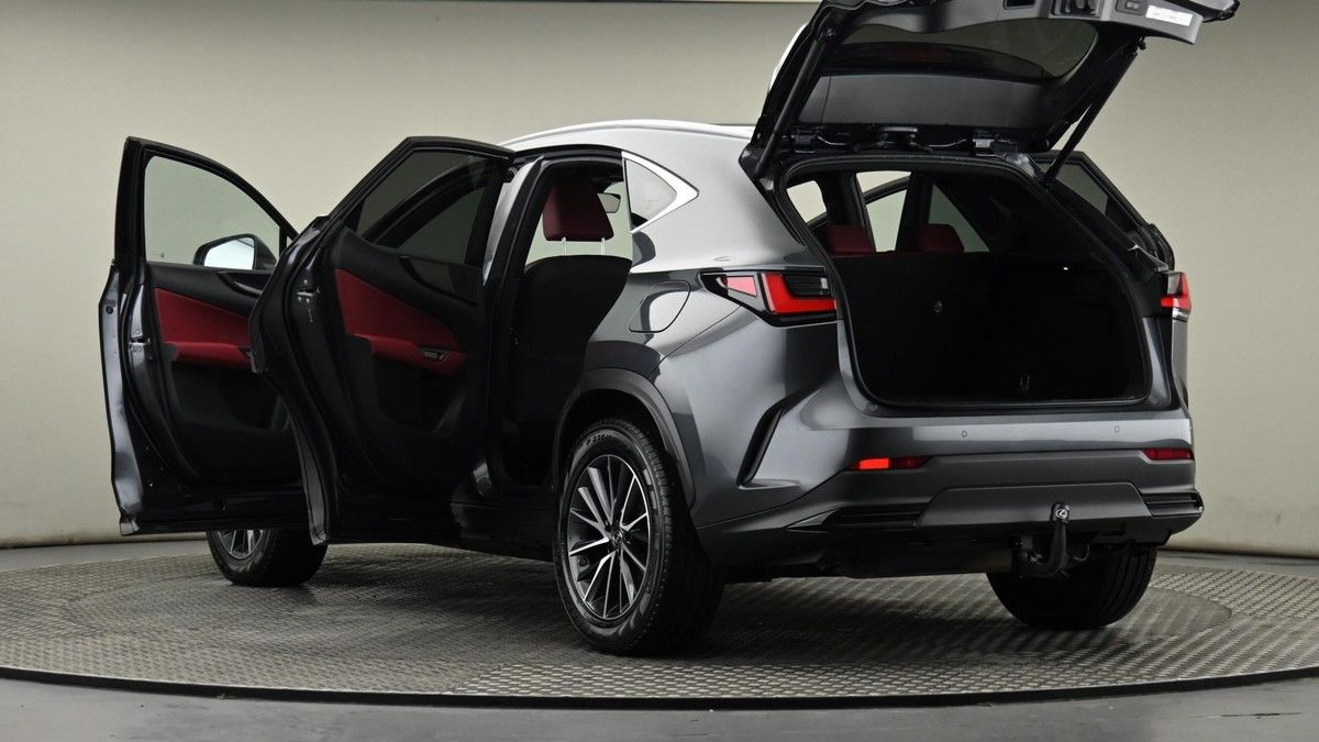 Lexus NX Image 28