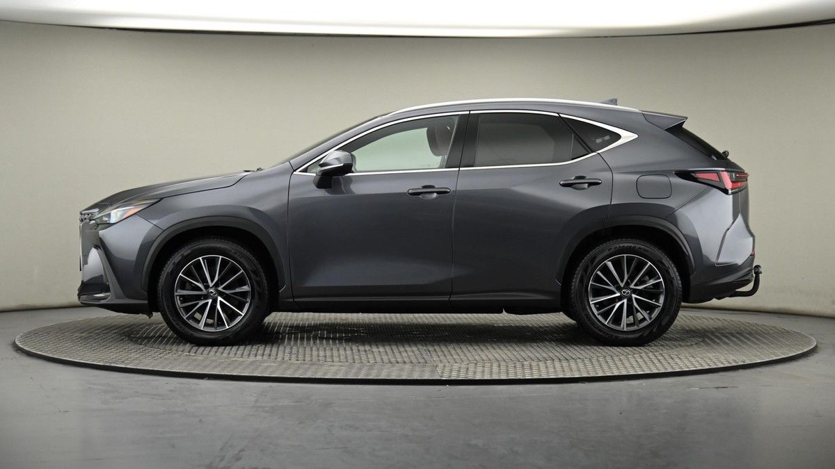 Lexus NX Image 46