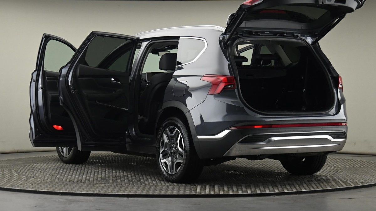 More views of Hyundai Santa Fe