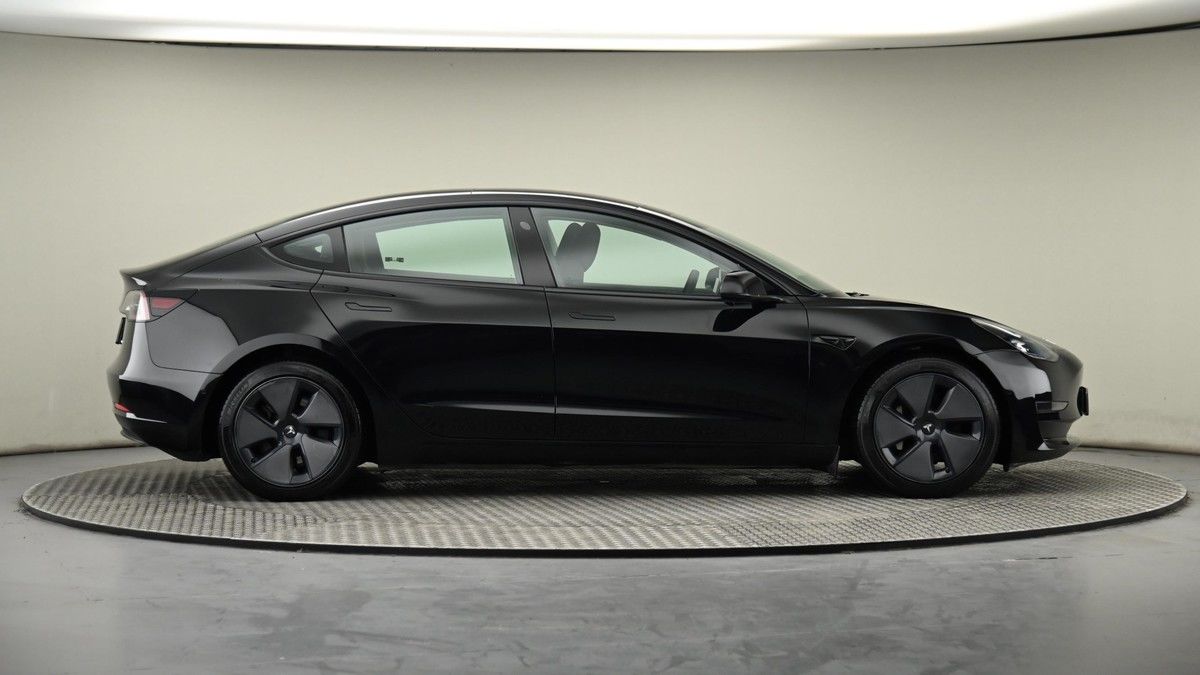 Tesla Model 3 Image 27