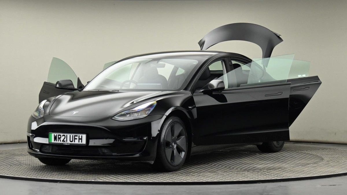 Tesla Model 3 Image 28