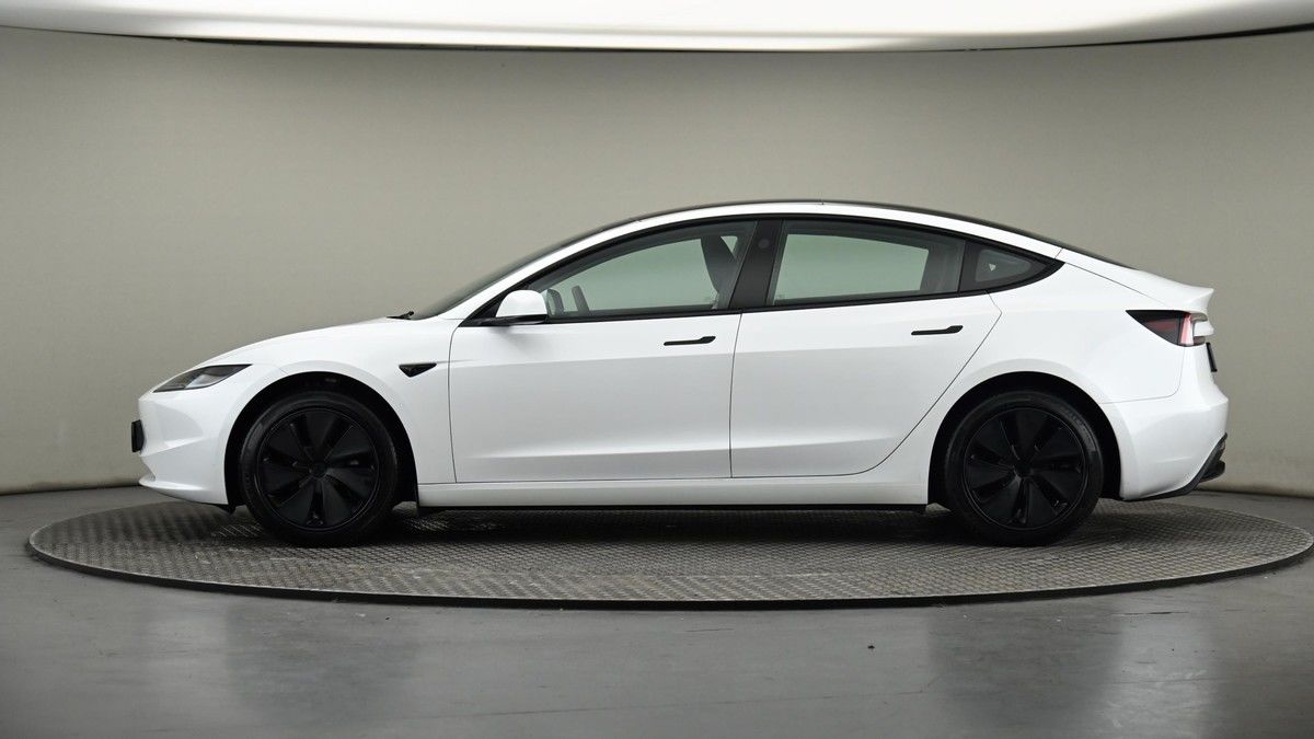 Tesla Model 3 Image 23