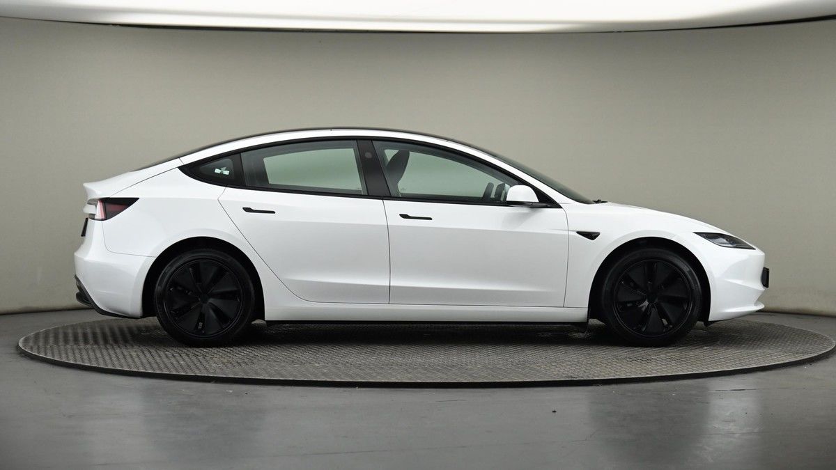 Tesla Model 3 Image 27