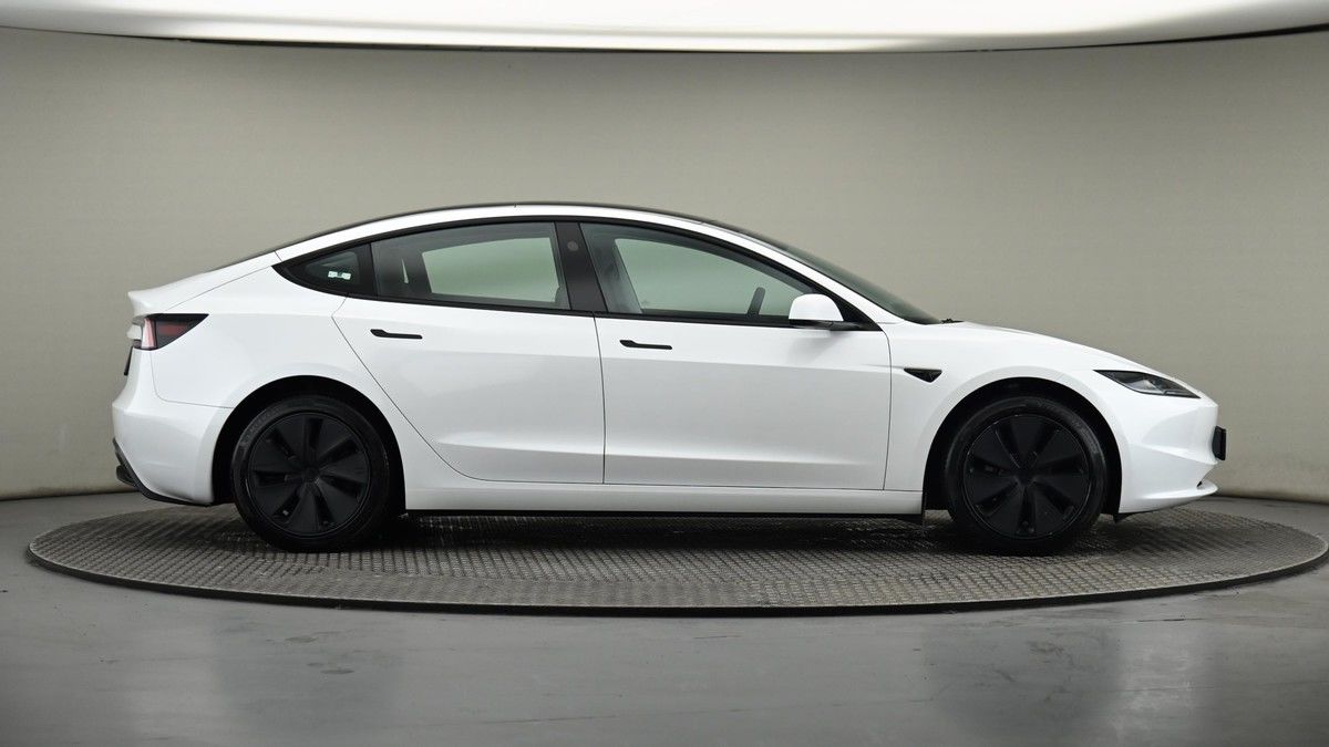 Tesla Model 3 Image 27