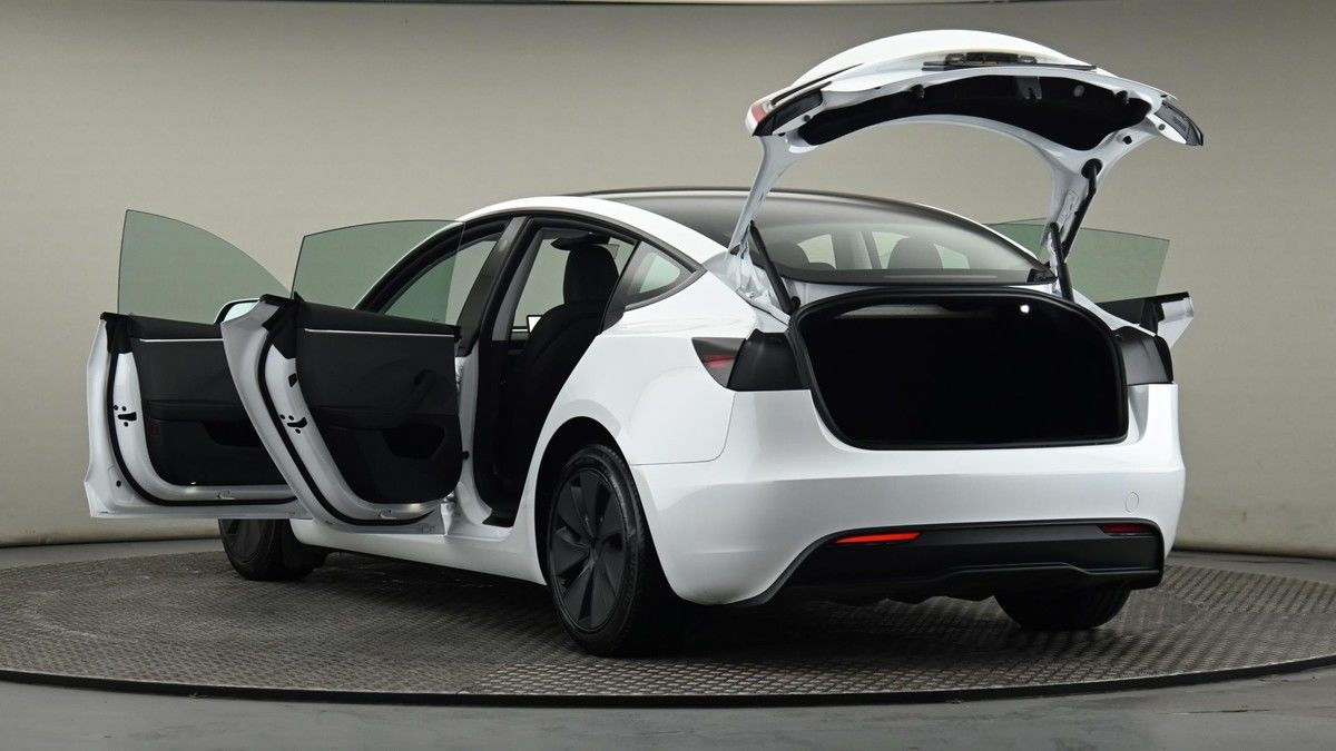 Tesla Model 3 Image 29