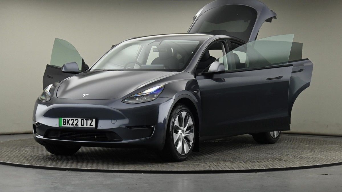 Tesla Model Y Image 28