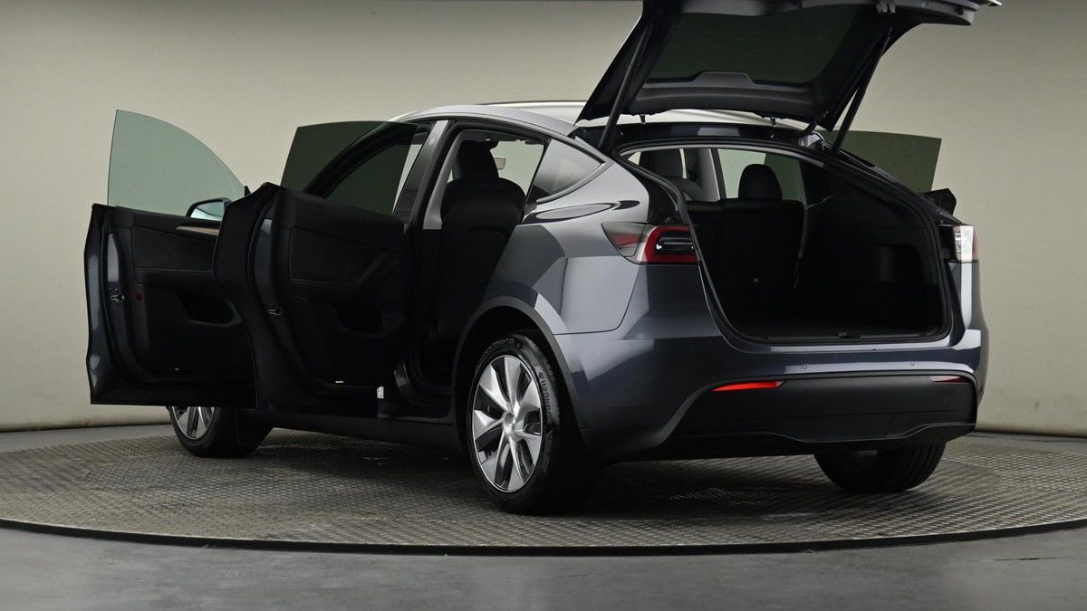 Tesla Model Y Image 29