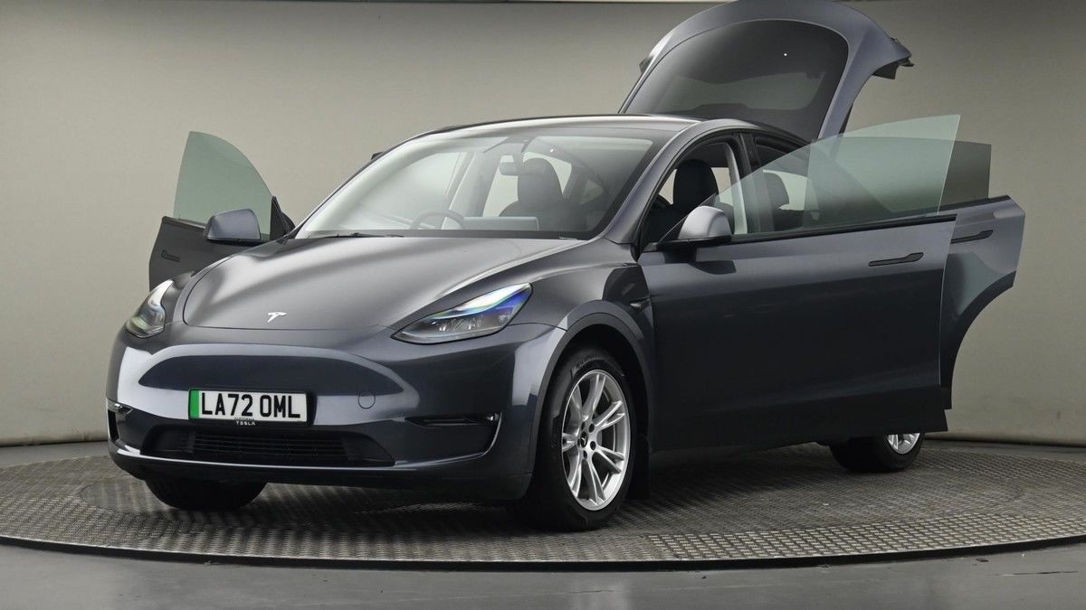 Tesla Model Y Image 28