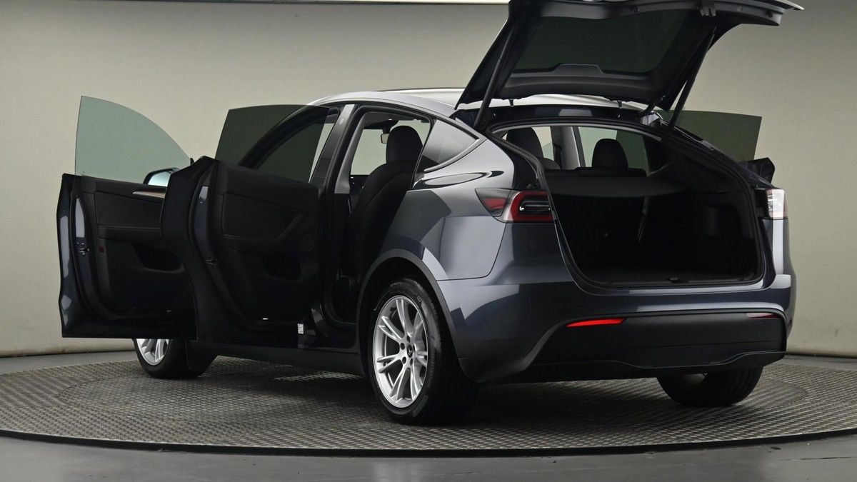 Tesla Model Y Image 29