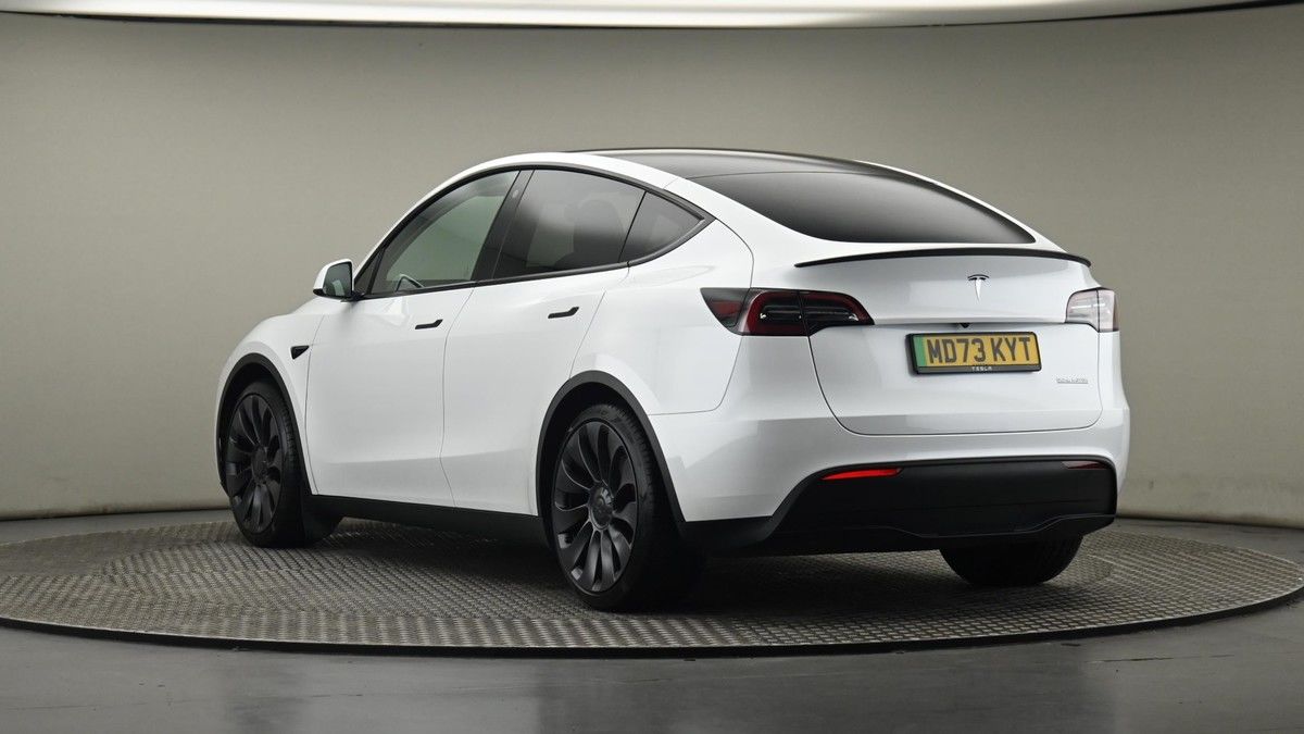 Tesla Model Y Image 24