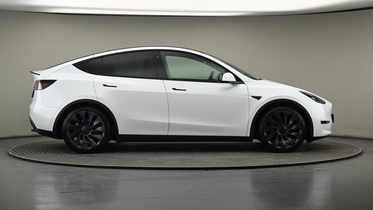 Tesla Model Y Image 27