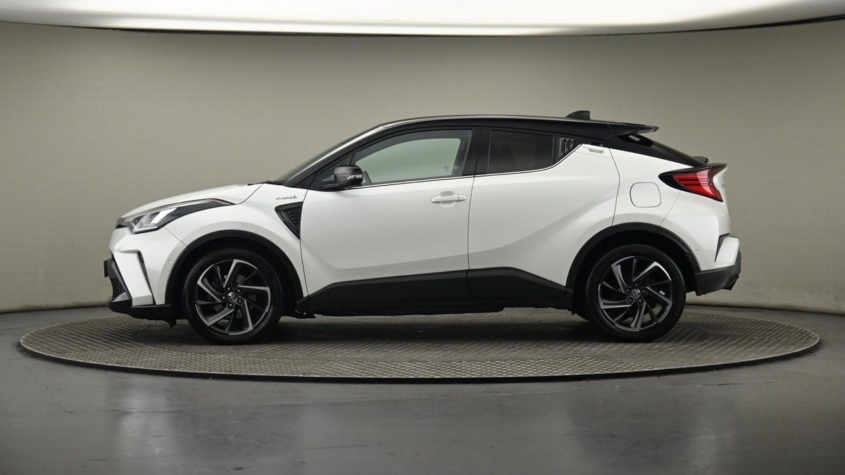 Toyota C-HR Image 23