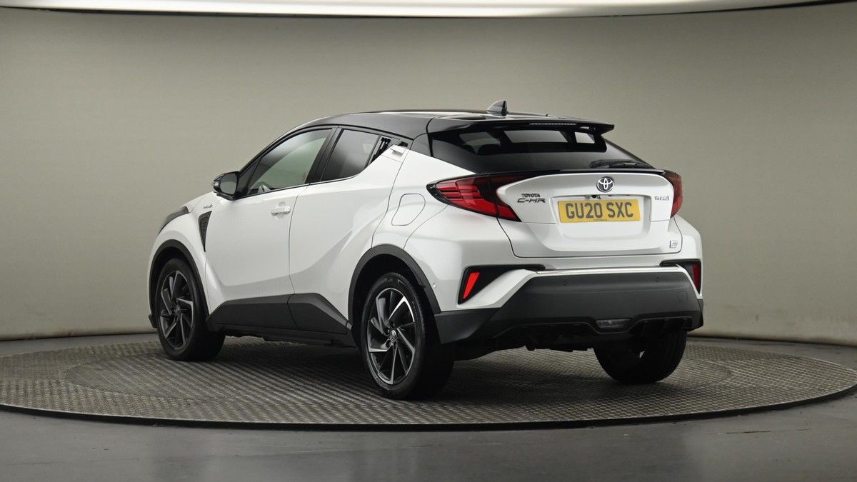 Toyota C-HR Image 24