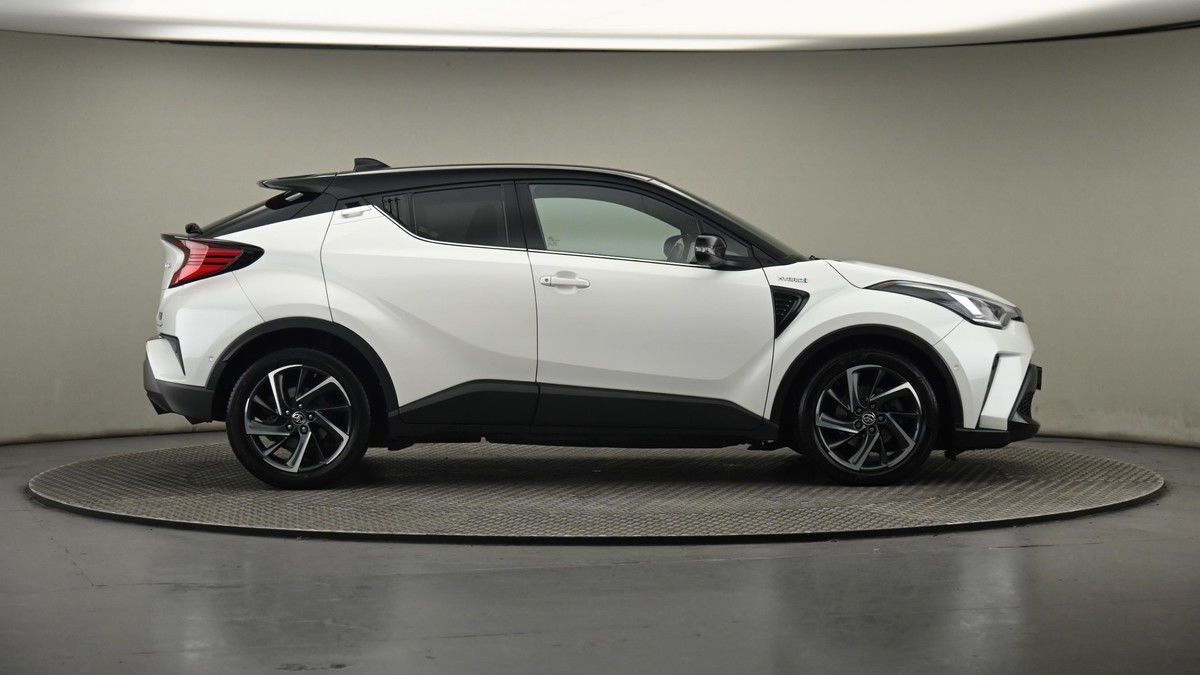 Toyota C-HR Image 27