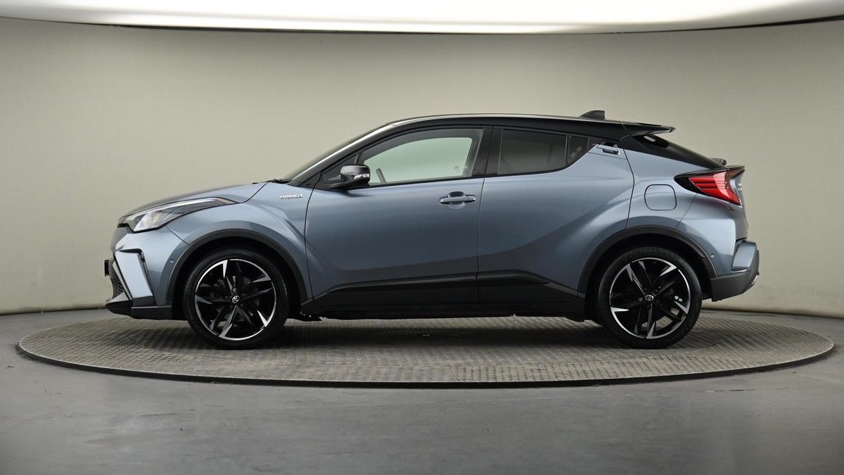 Toyota C-HR Image 22