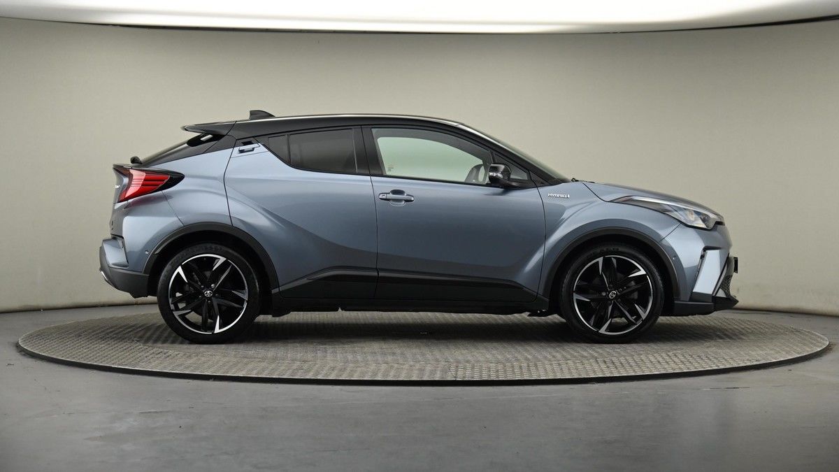 Toyota C-HR Image 26