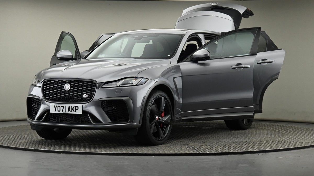 Jaguar F-PACE Image 28