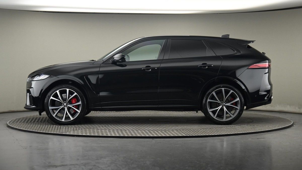 Jaguar F-PACE Image 23