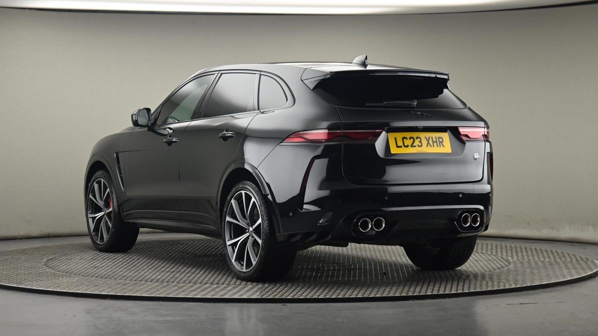 Jaguar F-PACE Image 24