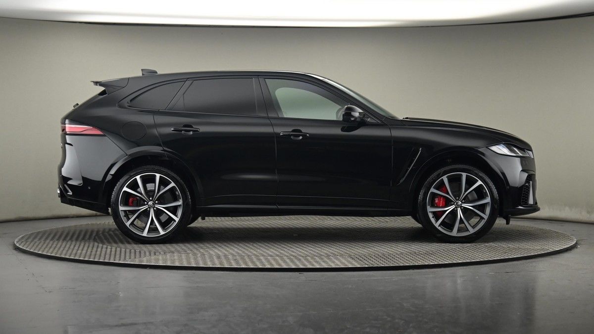 Jaguar F-PACE Image 27