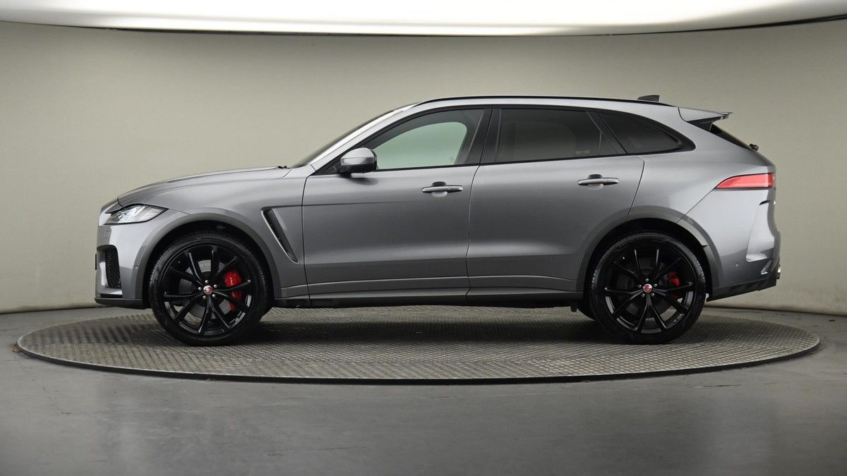 Jaguar F-PACE Image 23