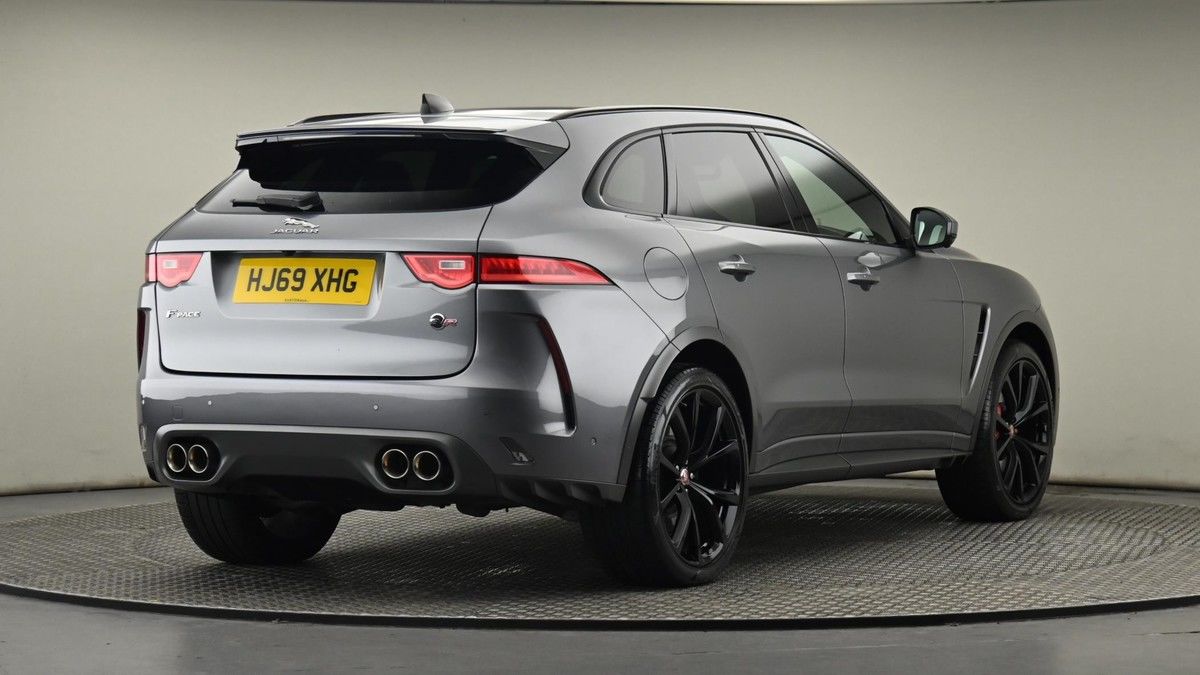 Jaguar F-PACE Image 26