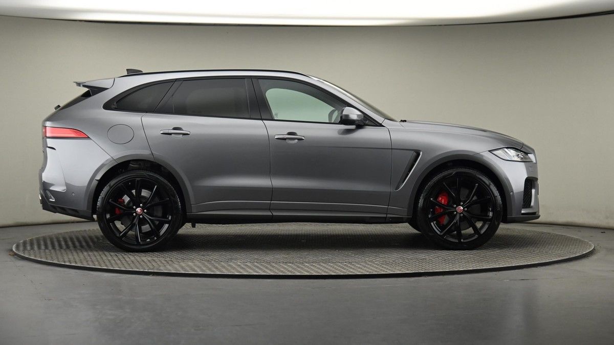 Jaguar F-PACE Image 27