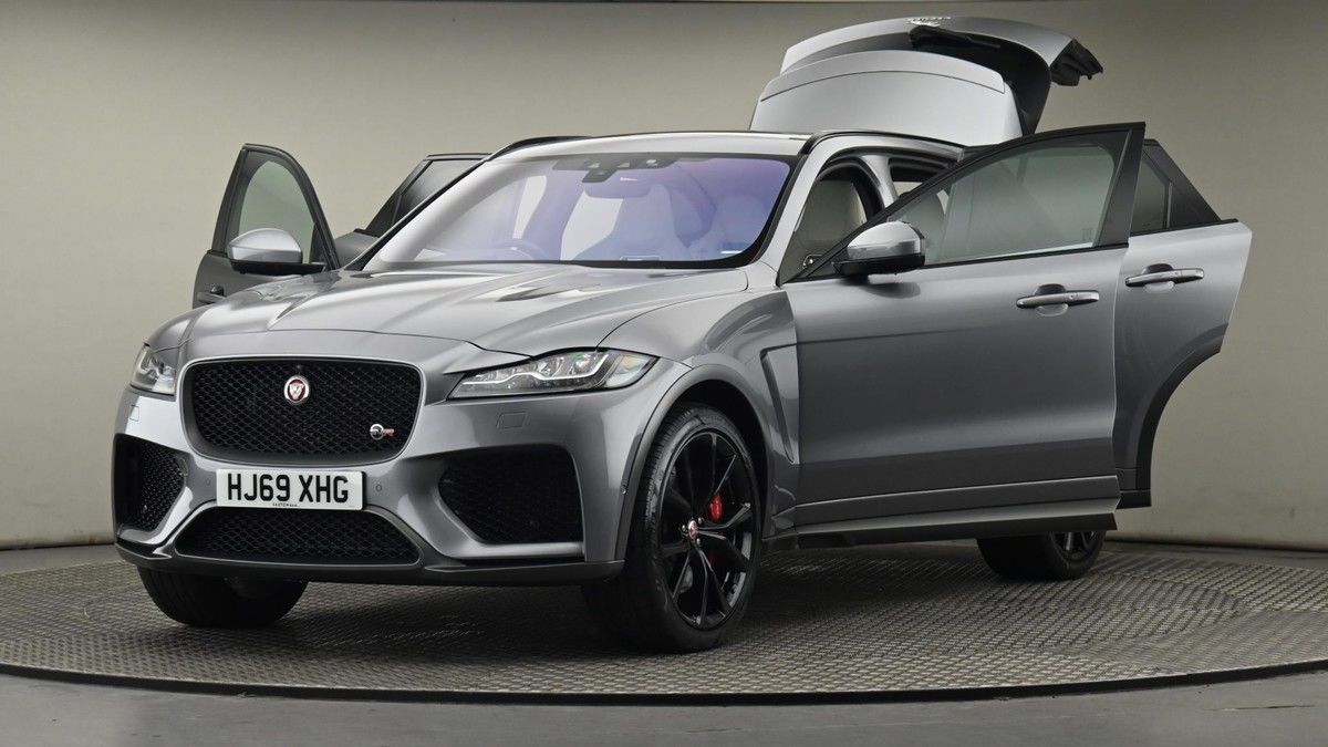 Jaguar F-PACE Image 28