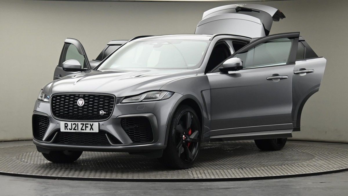 Jaguar F-PACE Image 28