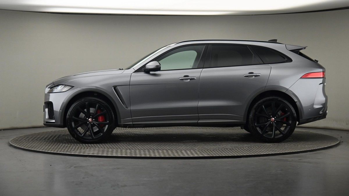 Jaguar F-PACE Image 23