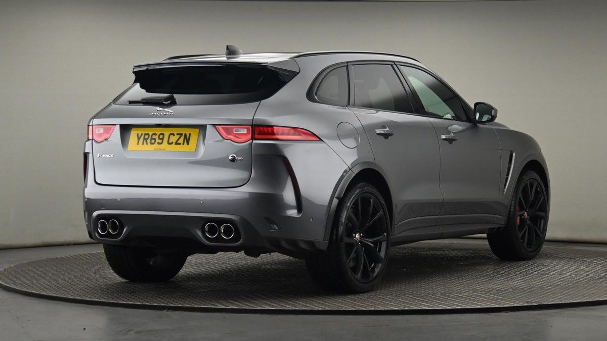 Jaguar F-PACE Image 26