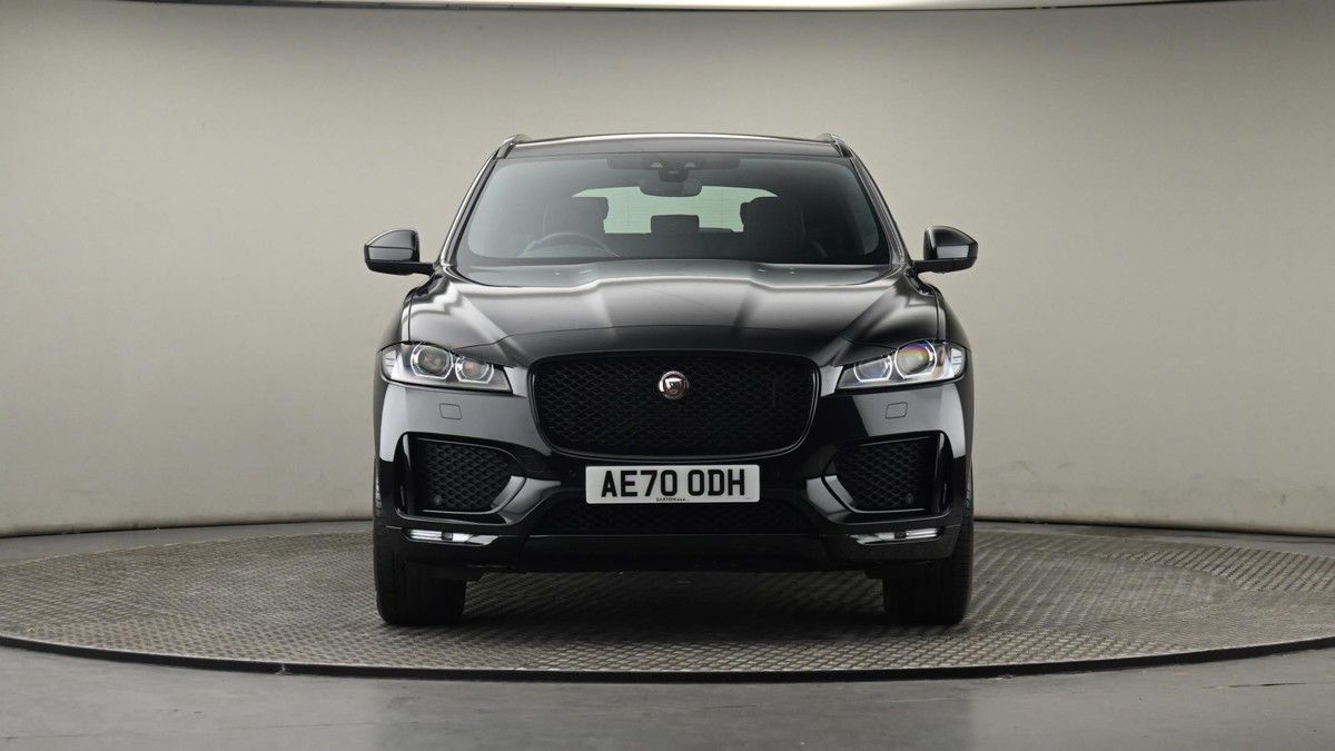 Jaguar F-PACE Image 21