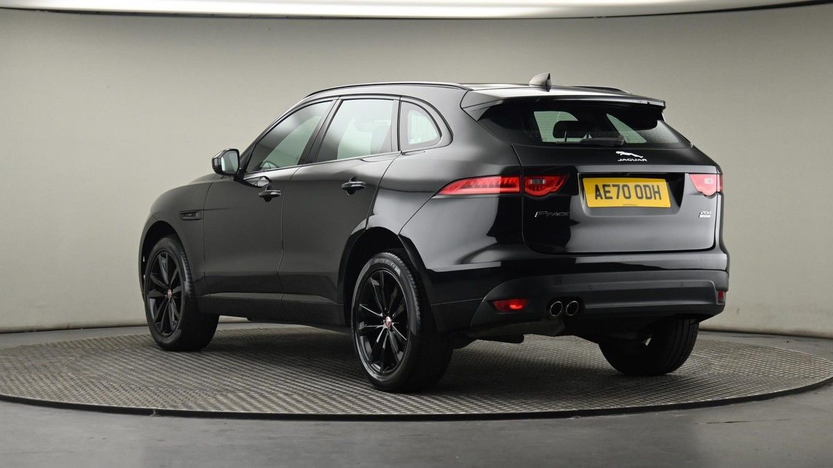 Jaguar F-PACE Image 24