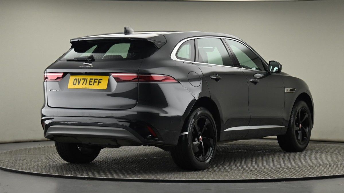 Jaguar F-PACE Image 26