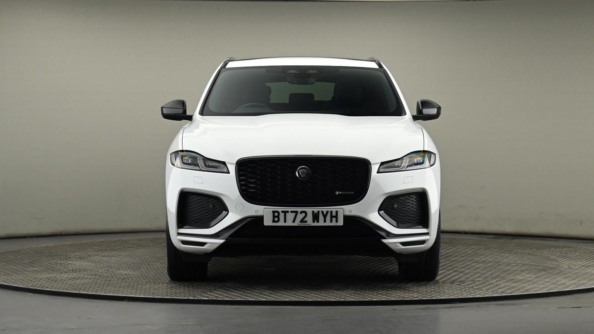 Jaguar F-PACE Image 21