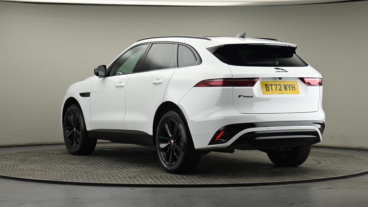 Jaguar F-PACE Image 24